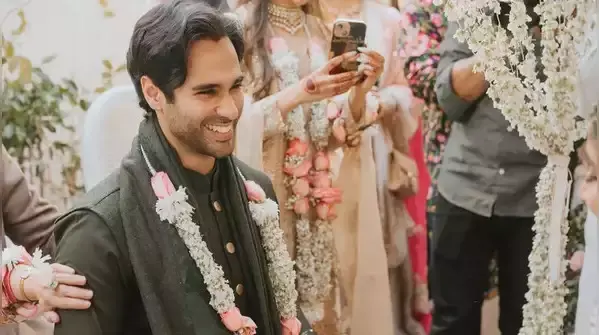 Mawra Hocane and Ameer Gilani are married.