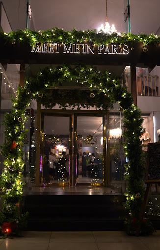 Meet Me In Paris Restaurant is located in DHA Raya Commercial Phase 6, Lahore. Meet Me In Paris Restaurant has food items, which are like spaghetti, noodles, the French food menu, coffee, tea, and dessert.