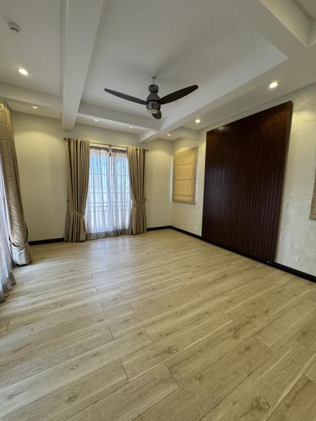 2 Kanal Superb Bungalow in Phase 8 Ex Park View DHA Lahore-16