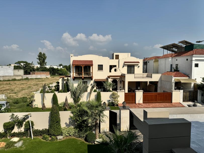 2 Kanal Superb Bungalow in Phase 8 Ex Park View DHA Lahore-1