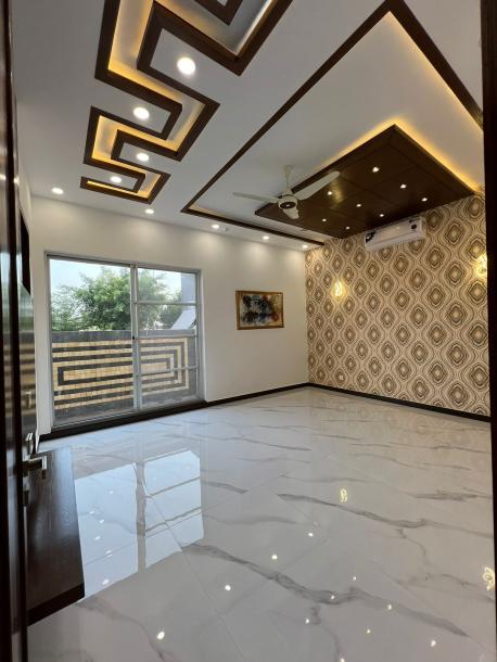 1 Kanal Most Elegent House In DHA Phase 6-7