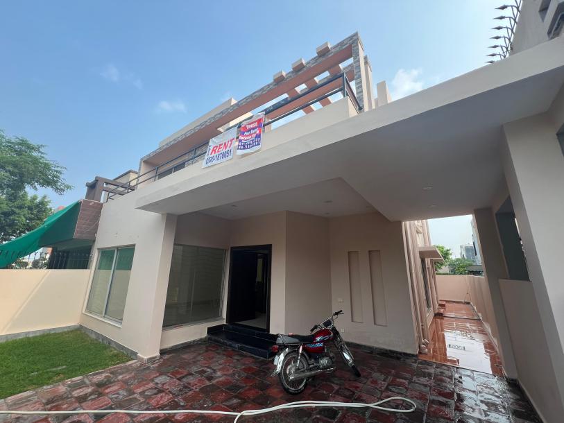 DHA Phase 6 10 Marla House For Rent-13