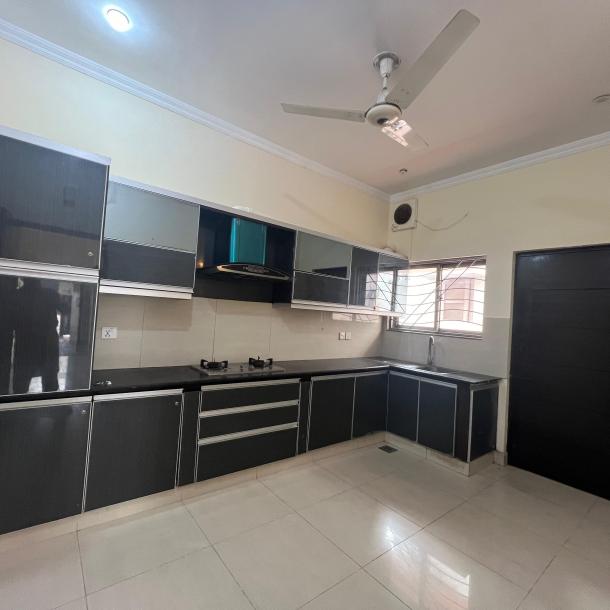 DHA Phase 6 10 Marla House For Rent-4