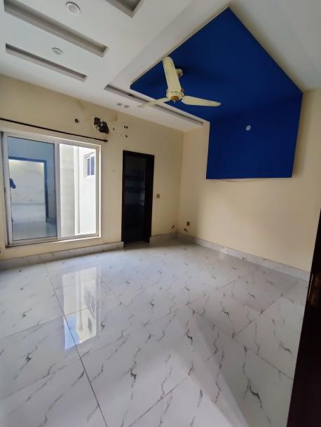 5 Marla 2nd floor available for rent in Dream gardens phase 2 Defence Road Lahore-11