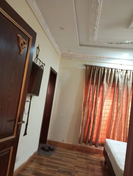 Modern Lower Portion in DHA Phase 7 - 10 Marla, Fully Furnished-8