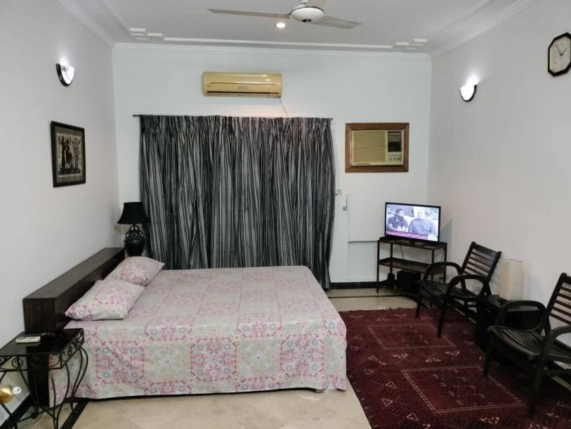 Executive Class Fully Furnished 1 Kanal Upper Portion-5