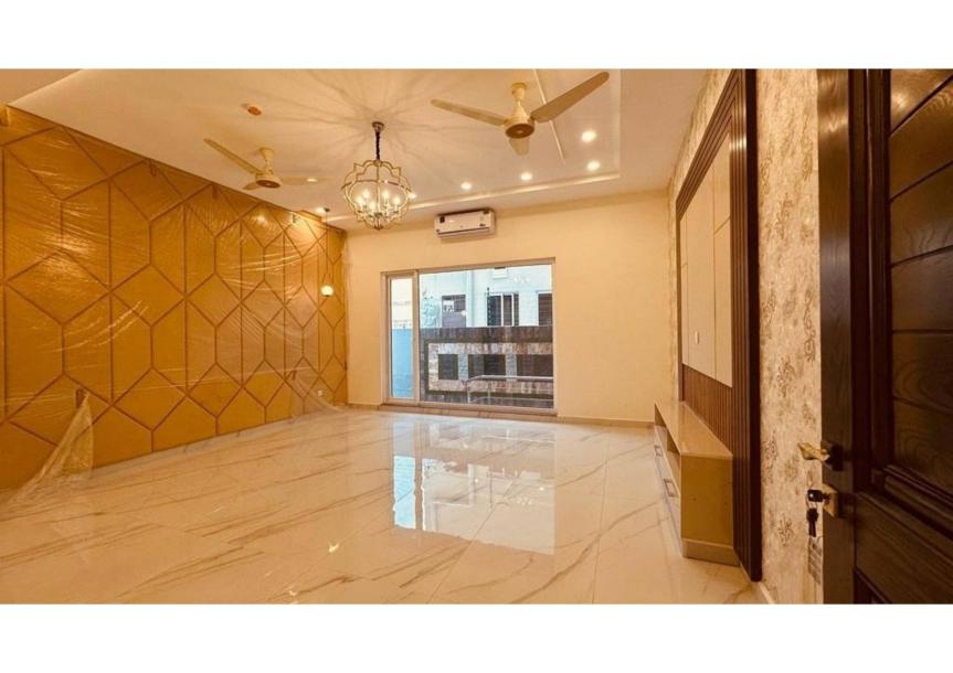 1 KANAL BRAND NEW Fully basement BUNGALOW FOR SALE in the hot location of Phase 6, DHA-Lahore.-7