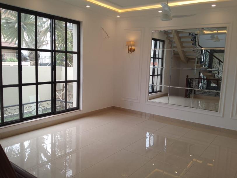 DHA Phase 4 10 Marla House 4 Bedrooms  Attached Bathrooms-5