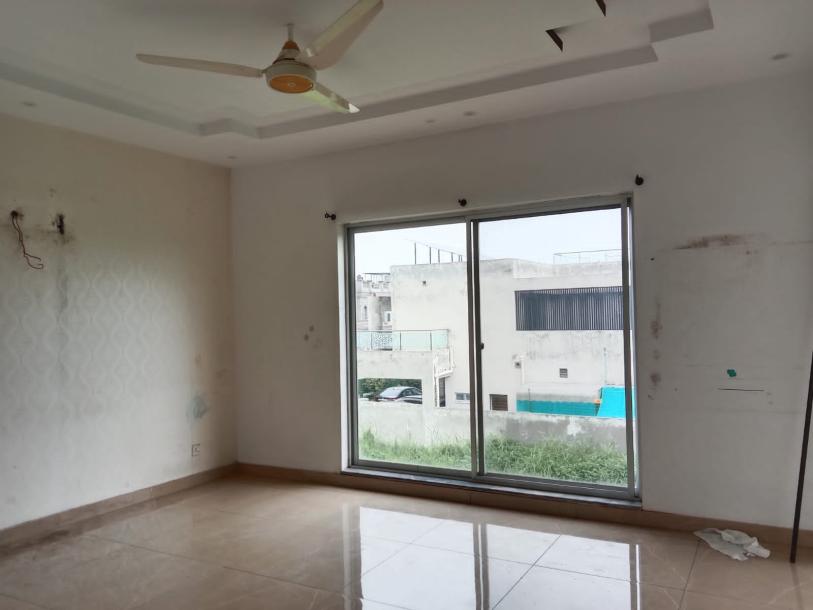 1 kanal upper portion for Rent In DHA phase 8 Lower portion locked-8