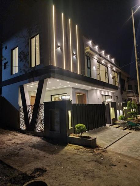 Stunning 7 Marla Modern Design House for Sale in Green City, Barki Road!-1