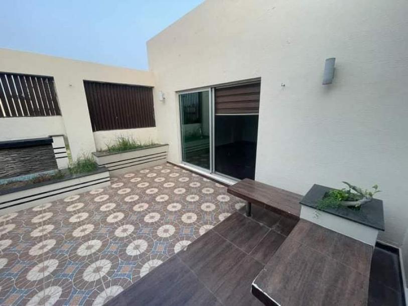 1 kanal well maintain used house for sale in DHA Lahore phase 4 block CC ideal location  Near to park masjid and market-12