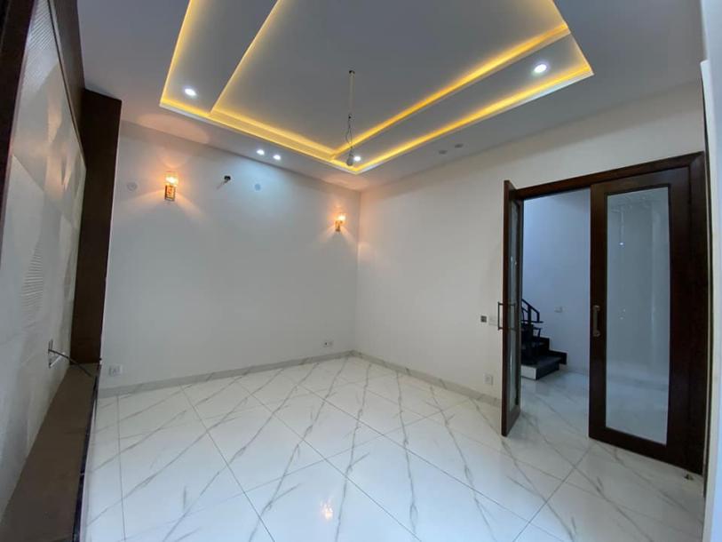 Velancia Town Lahore 10 Marla Brand New Ultra Modern Design House Available For Rent-6