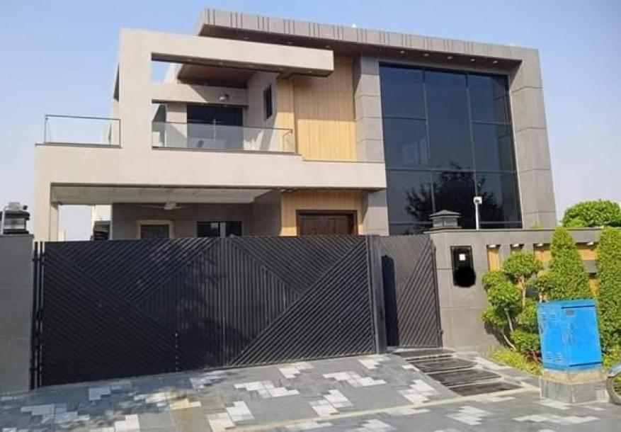 DHA phase 8,  1 kanal upper portion lower locked Rent: 120k-1