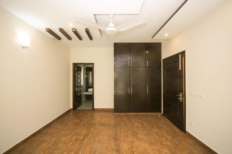 For Rent 22 Marla upper portion For Rent in dha phase 4 Lahore.-4