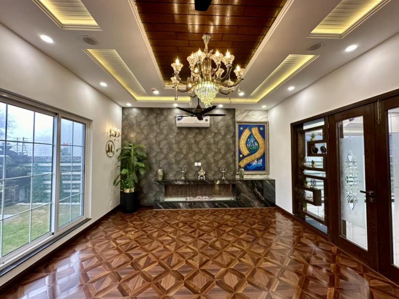 1 kanal (50*90 ft) Designer House for Sale in DHA Phase 7 Lahore-3