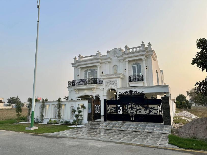 1 kanal (5o*90 ft) Royal Classical Design House Available For Sale in DHA Phase 7 Lahore-1