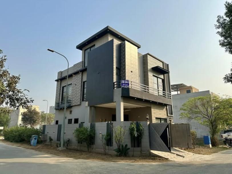 5 Marla modern Design slightly used corner house for sale in DHA Phase 9 Town Lahore Pakistan-1