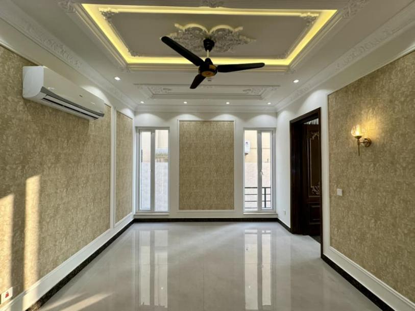 1 kanal (5o*90 ft) Royal Classical Design House Available For Sale in DHA Phase 7 Lahore-13