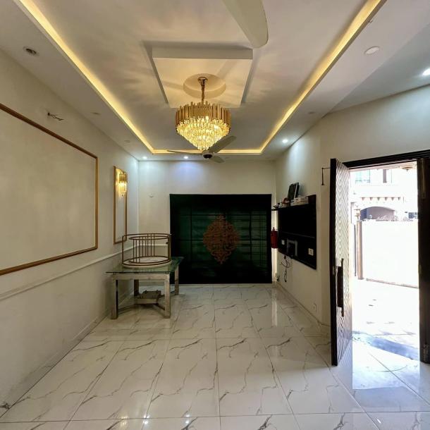 5 Marla modern Design slightly used corner house for sale in DHA Phase 9 Town Lahore Pakistan-6