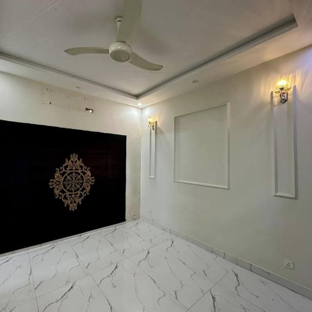 5 Marla modern Design slightly used corner house for sale in DHA Phase 9 Town Lahore Pakistan-9