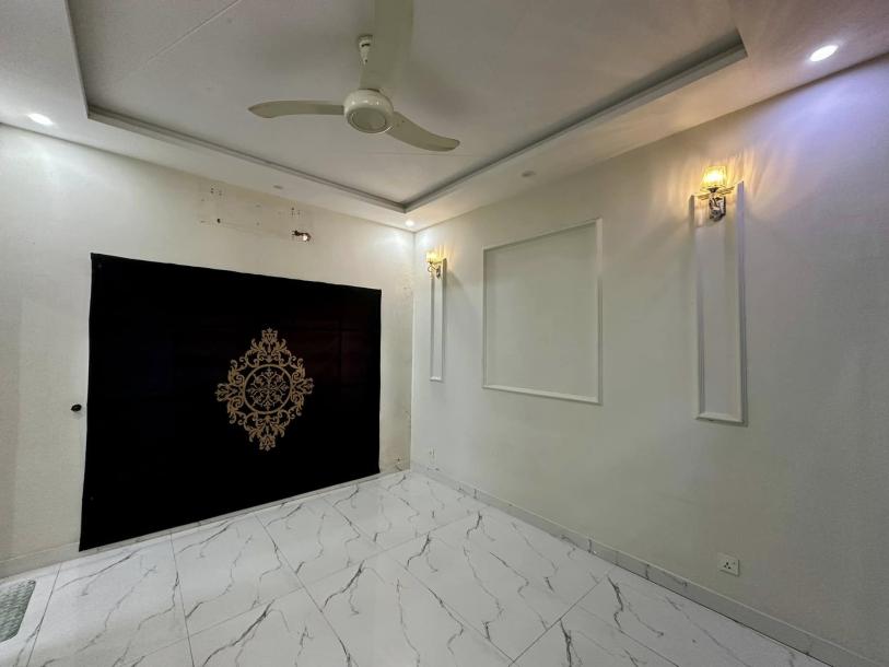 5 Marla modern Design slightly used corner house for sale in DHA Phase 9 Town Lahore Pakistan-9