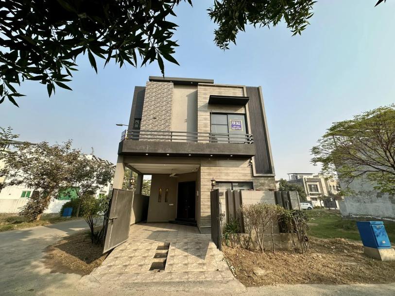 5 Marla modern Design slightly used corner house for sale in DHA Phase 9 Town Lahore Pakistan-2