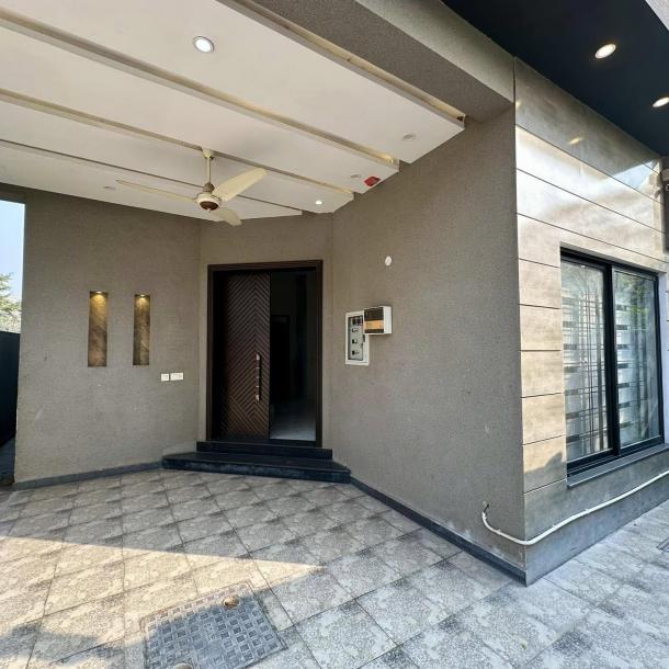 5 Marla modern Design slightly used corner house for sale in DHA Phase 9 Town Lahore Pakistan-12