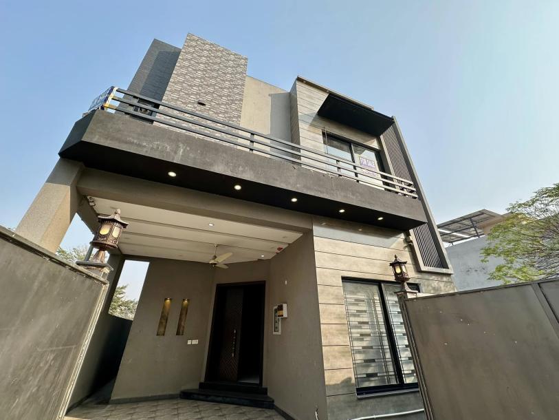 5 Marla modern Design slightly used corner house for sale in DHA Phase 9 Town Lahore Pakistan-4