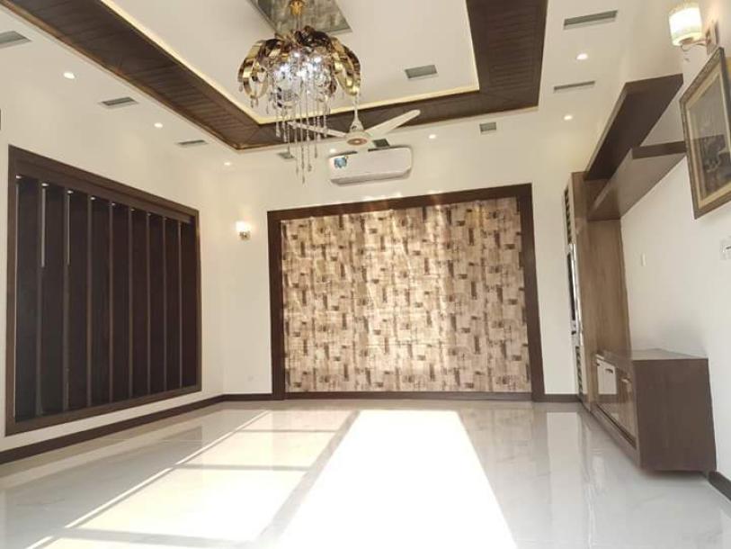 1 Kanal Luxurious House For Rent DHA Phase 6 Lahore-12