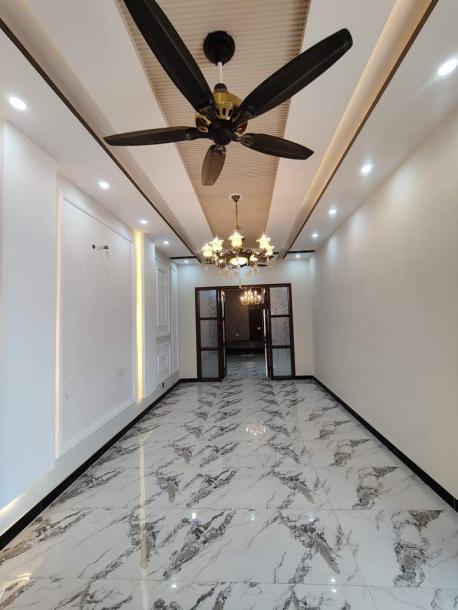 Luxurious 10 Marla House for Sale in Lake City  Lahore-9