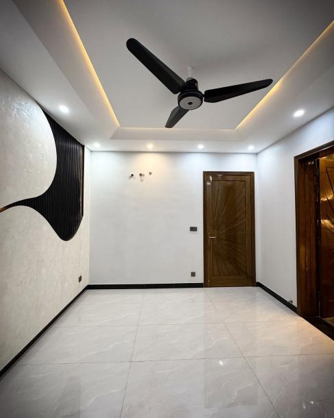 10 Marla House For Sale in DHA Phase 7, Lahore Pakistan-12