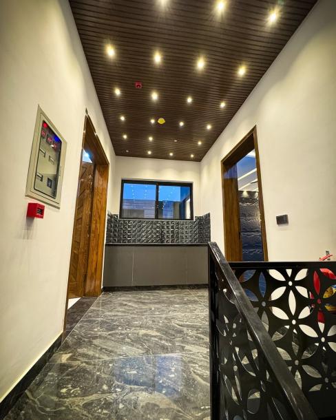 10 Marla House For Sale in DHA Phase 7, Lahore Pakistan-16