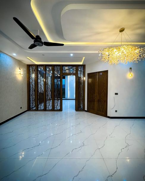 10 Marla House For Sale in DHA Phase 7, Lahore Pakistan-8