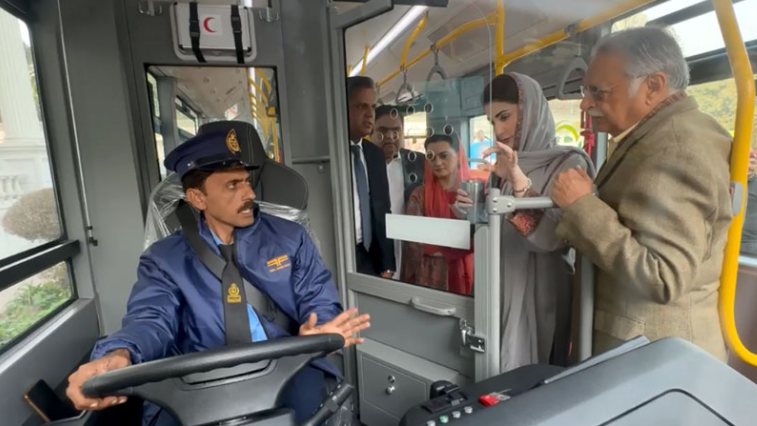 punjab-cm-maryam-nawaz-launches-first-fully-electric-bus-service-1738339093-6014.jpeg