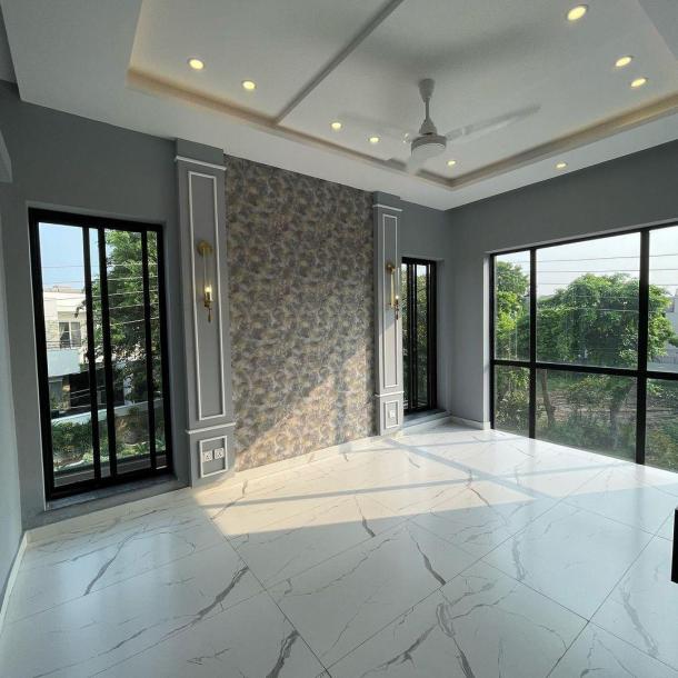 13 Marla Corner House For sale in DHA Phase 4, Lahore-9