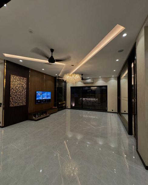 1 Kanal Luxury House for Sale DHA Phase 7, Lahore.-7