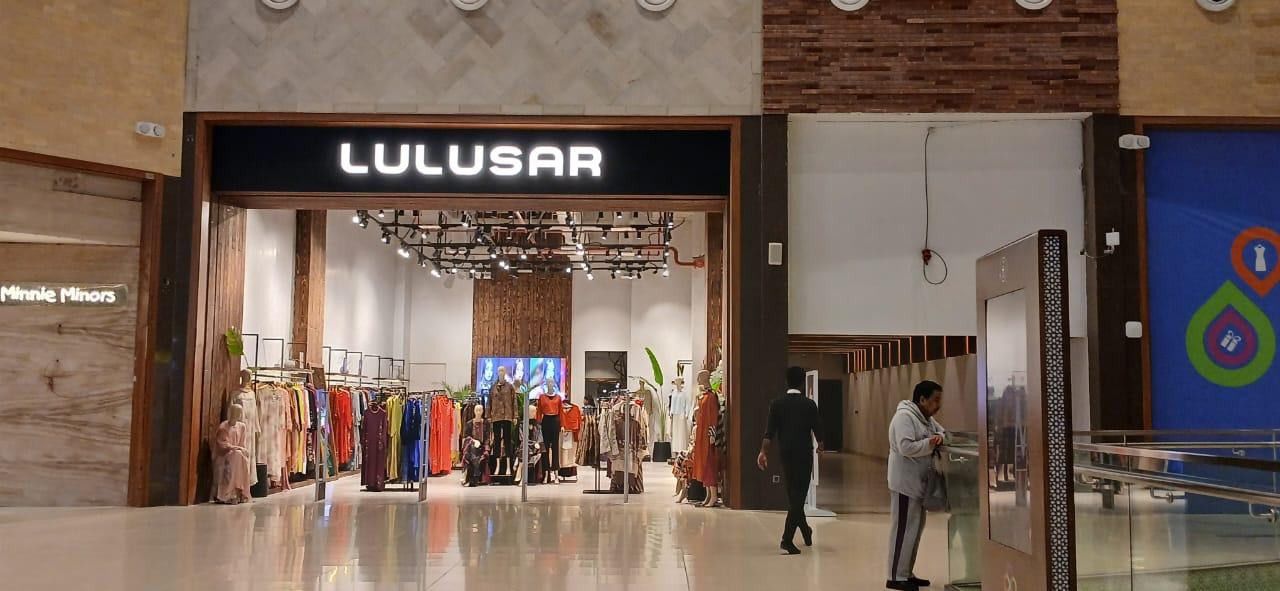 Lulusar is a famous ladies cloth brand in Pakistan and now open in Dolmen Mall DHA, Lahore.